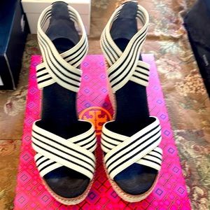 Tory Burch wedge espadrille sandals. Black and cream